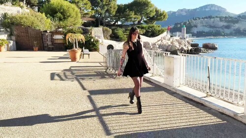 JacquieEtMichelTV – Lady 37 Years Old Tattoo Artist In La Ciotat FRENCH (25 01 30)