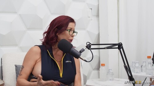 BrazzersExxtra – Alexis Fawx And Cheerleader Kait (24 11 19)