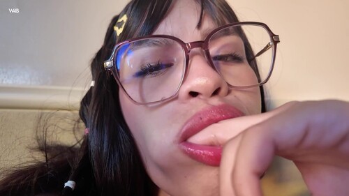 Watch4Beauty – Lilith Baph Before The Walk Backstage (25 02 13)